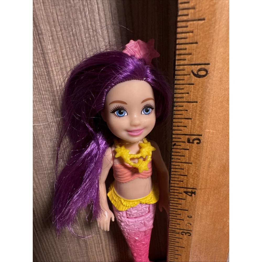 Dreamtopia Chelsea Mermaid Doll, 6.5-inch with Purple Hair Pink Tail Blue Eyes - Picture 2 of 6